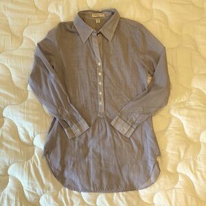 Coldwater Creek no iron light weight tunic. Periwinkle mini-pinstripe.